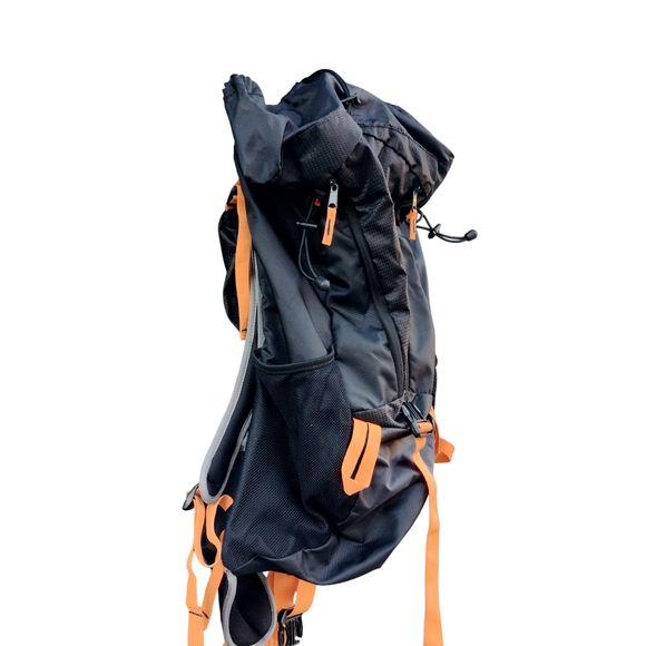 Coleman Backpack.. 🥾🥾 Grab Your Passport And Let's Goo... - Picture 10 of 12